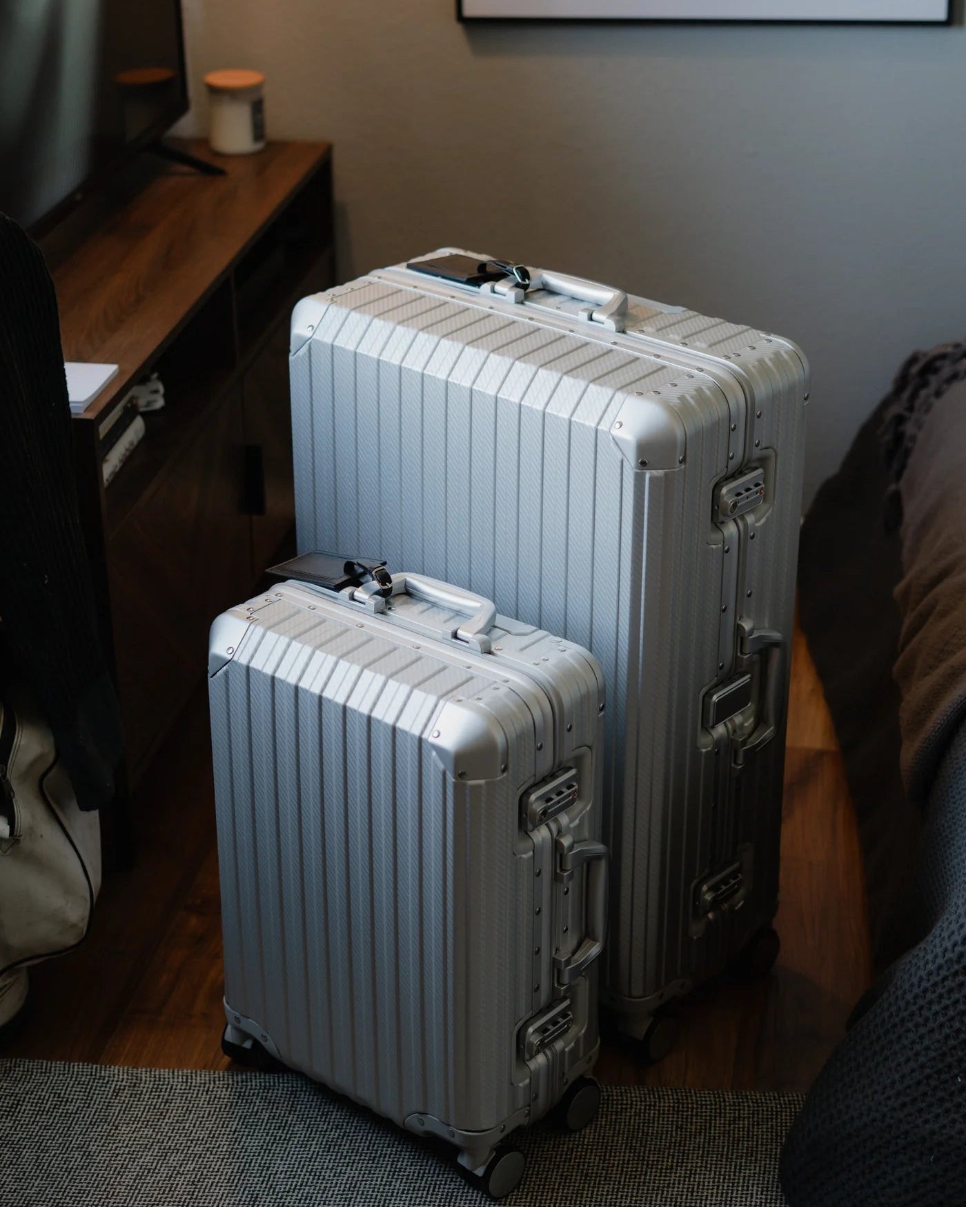 Prestivium silver suitcases